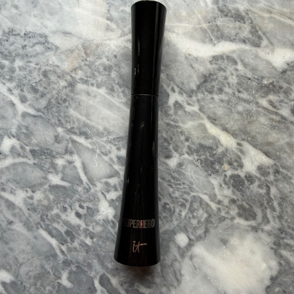 IT Cosmetics Superhero Elastic Stretch Volumizing Mascara Black